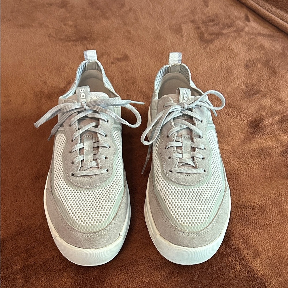 Sorel  women’s Ona 503 knit Sneakers.  Size 9